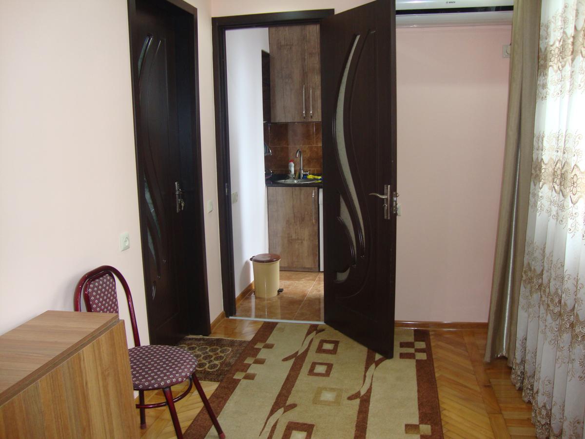 Ferienwohnung Madona'S House Batumi Exterior foto