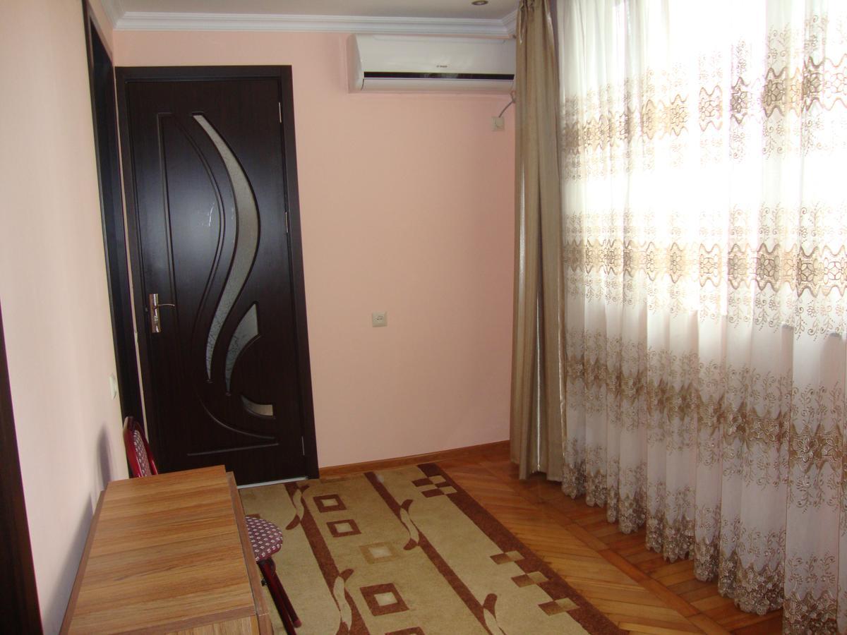 Ferienwohnung Madona'S House Batumi Exterior foto